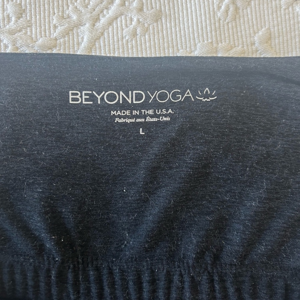 Beyond Yoga Spaced Shapeshifter Cropped Tank in Black - Picture 4 of 7